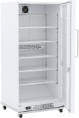 30 cu ft. Solid Door Laboratory Refrigerator on Caster Wheels, Interior
