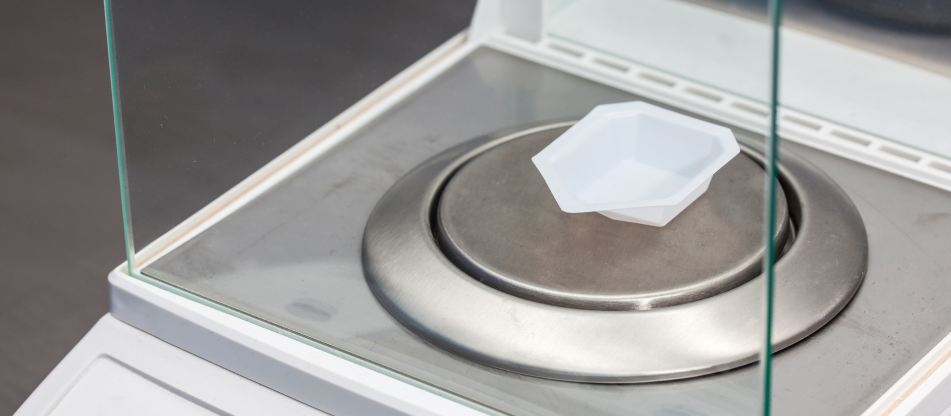 balance with small weighing dish