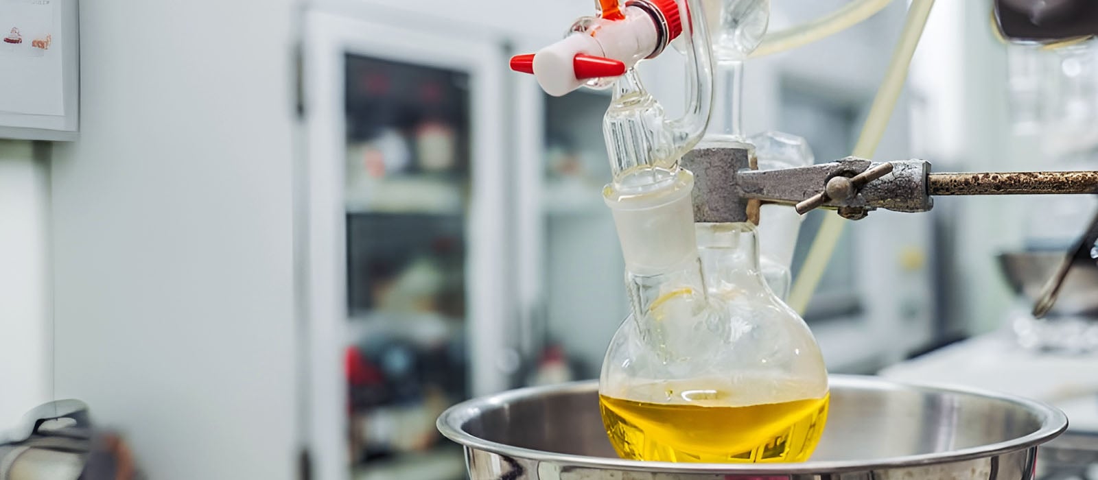 Lab Safety Practices When Using a Vacuum Flask