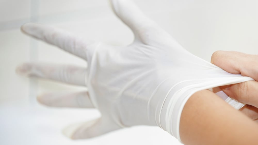 Benefits and Drawbacks of Chlorinated Gloves